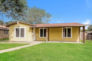 351 E Amber St San Antonio, TX 78221